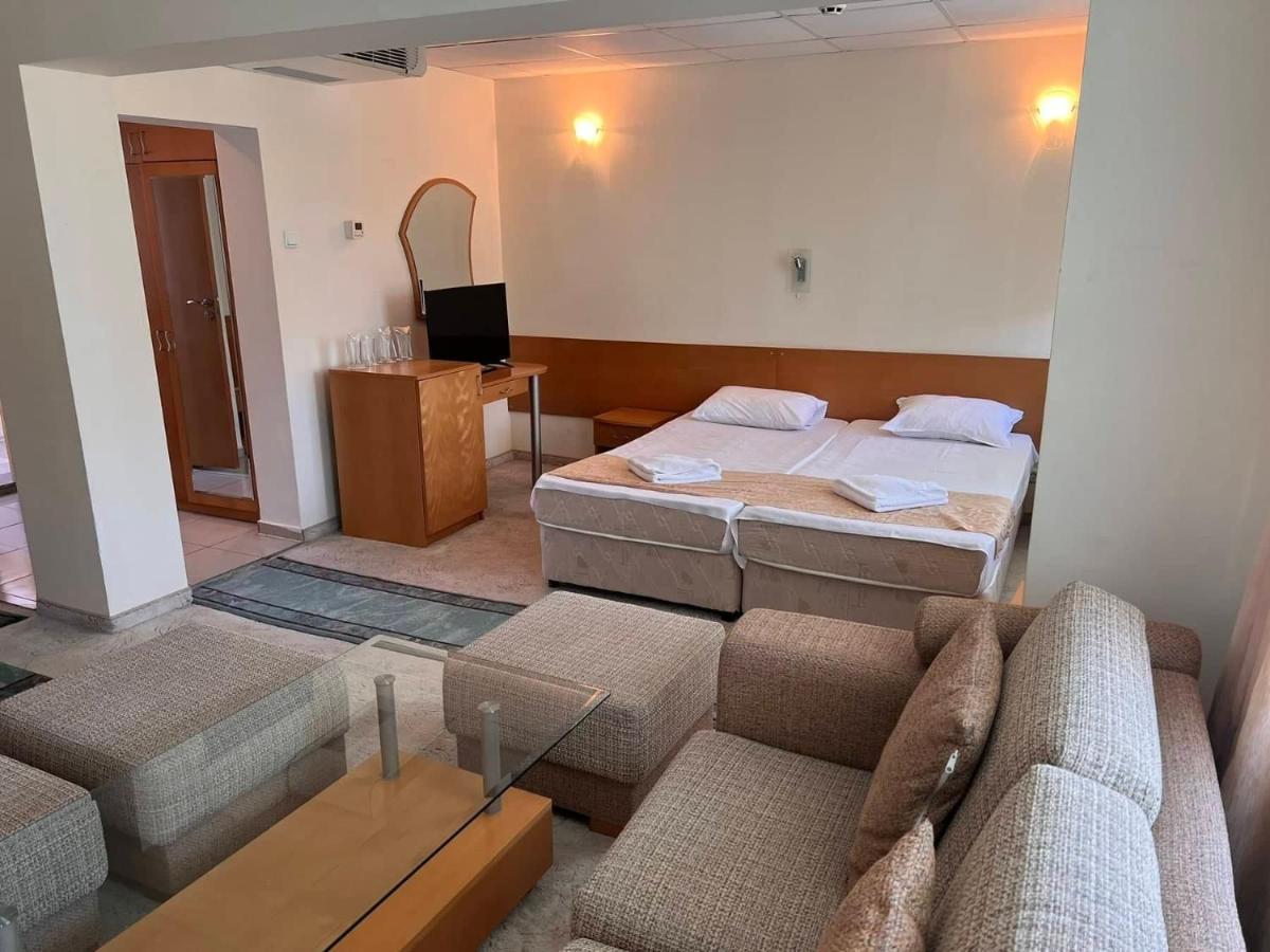 Хотел Диамант Hotel Diamond Balchik Exterior foto